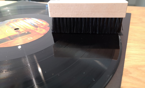 kwmobile Brosse Vinyle - Brosse Vinyle Antistatique Douce en Laine de Nylon  Compatible avec Disque LP EP - Brosse Disque avec poignée en Bois